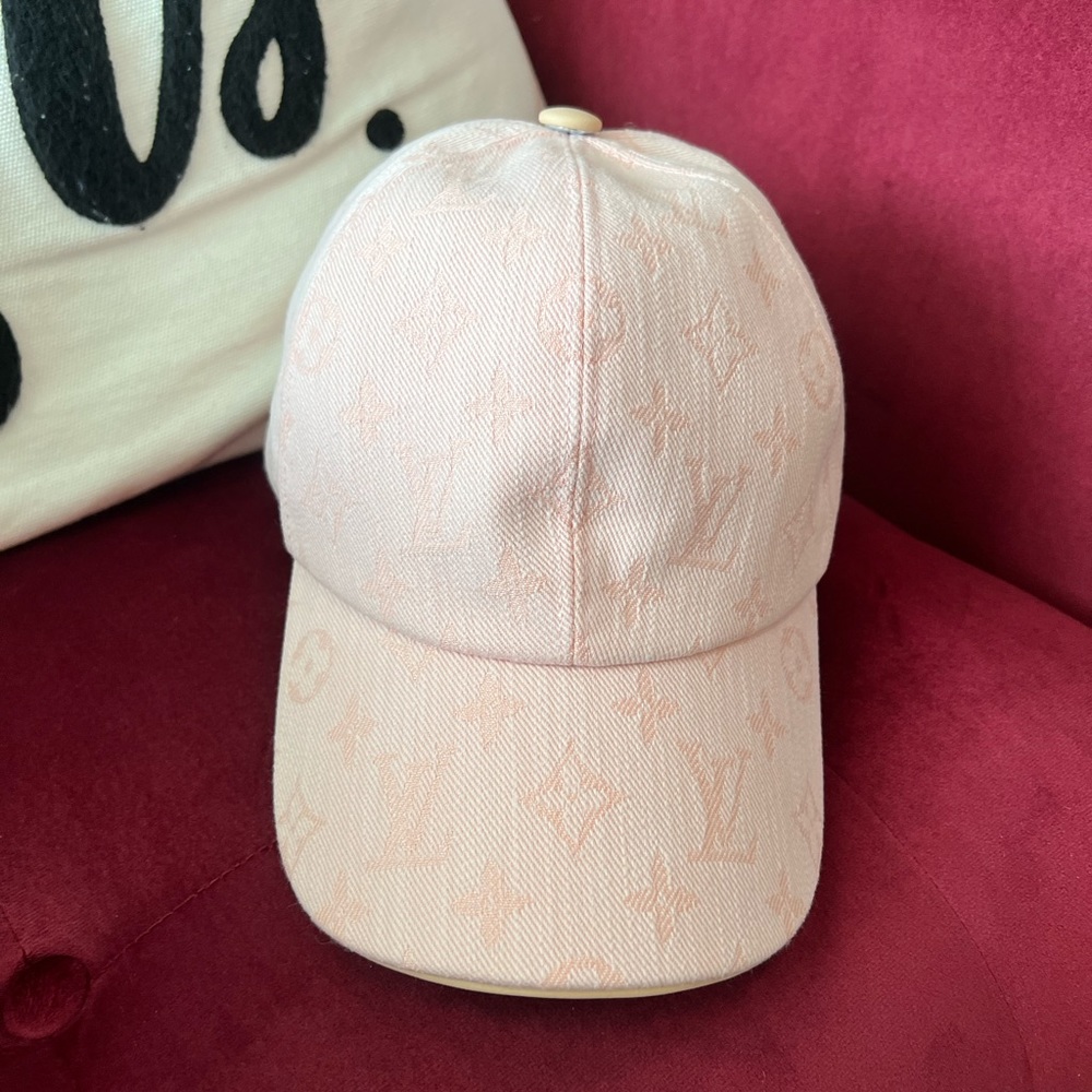 SOLD- Louis Vuitton Be My Cap size Large - Picture 2 of 12